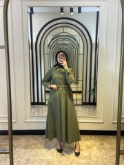 MSM NAKIŞLI KEMERLİ ELBİSE HAKİ