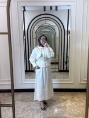 NUSS TAŞ İŞLEMELİ ETEK TAKIM EKRU