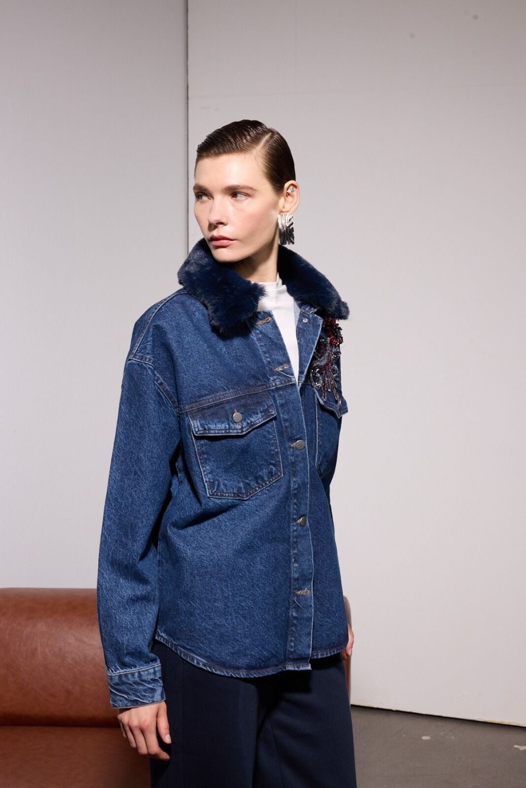 MSM KÜRKLÜ İŞLEMELİ DENİM CEKET