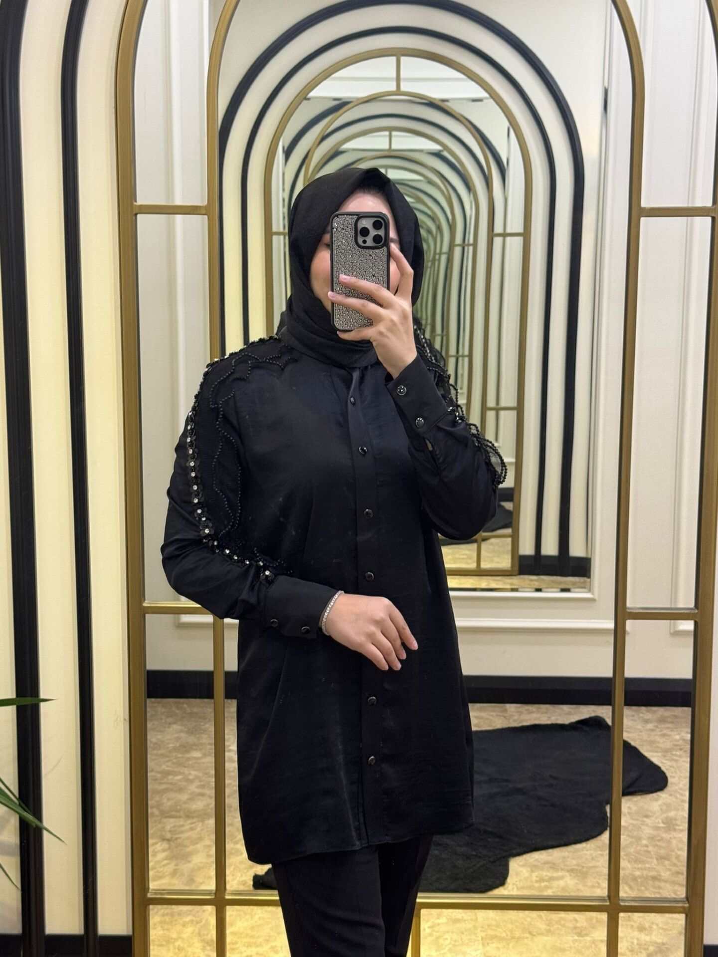 SELİNA PULLU SATEN GÖMLEK